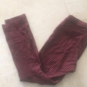 SANCTUARY RED AND BLACK CHECK LEGGINGS.